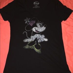 🌼Women’s Minnie Mouse shirt🌼